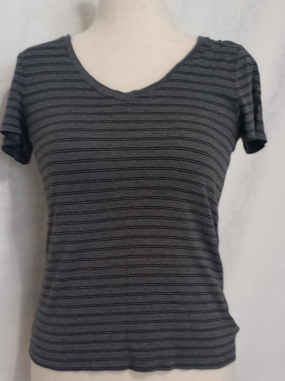 Merona Gray Striped Short Sleeve V-Neck Tee